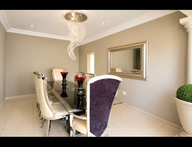 6 BEDROOM GOLF ESTATE FOR SALE IN BLUE VALLEY GOLF ESTATE